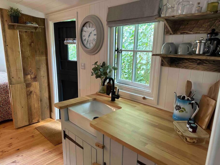 Cornwall Woodland Shepherd'S Hut Deirdres Hut Bodmin Buitenkant foto